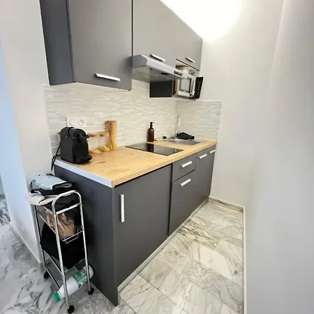 Meuble, Les Tambourins * Cannes