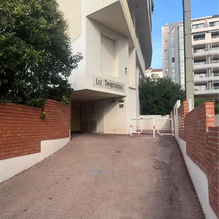 Meuble, Les Tambourins *