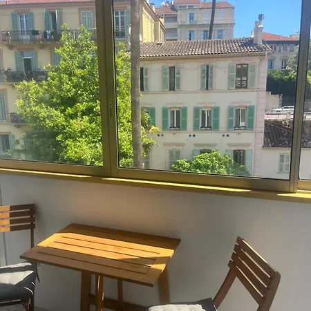 Meuble, Les Tambourins Apartmán *