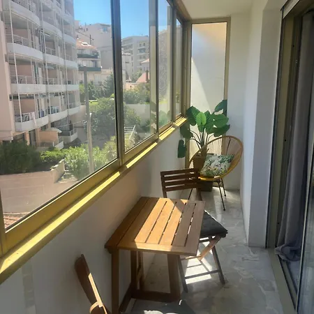 Meublé, Les Tambourins Cannes